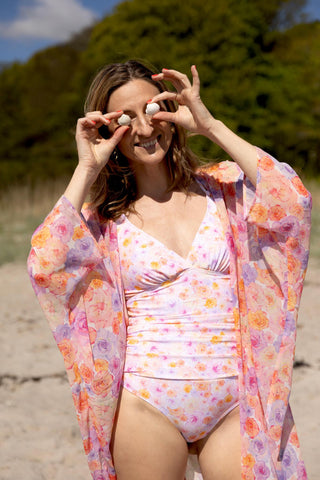 Maika Badedragt, Cross Swim, Rose Field