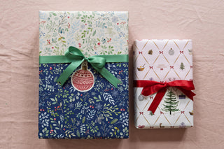 Gavepapir Danish Christmas Old Rose med motiv af Annemette Voss