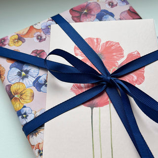 Foldet kort Botanicals Poppy med motiv af Annemette Voss
